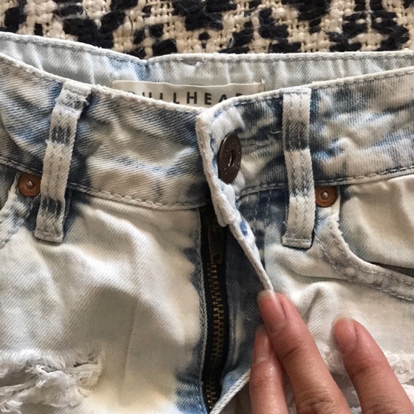 Booty Shorts || - Picture 3 of 4